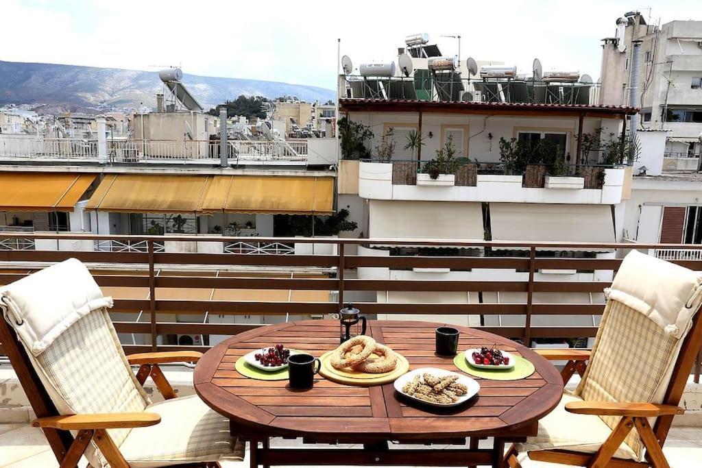 Fly Me To The Moon! Apartamento Atenas Exterior foto
